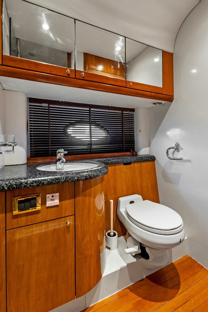 2001 Sunseeker Predator — photo 44