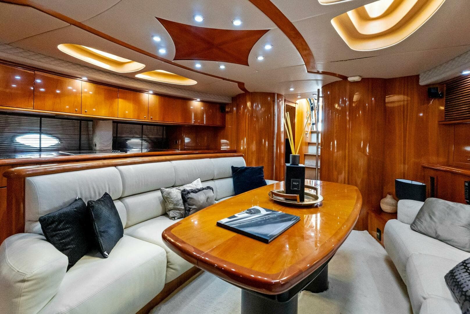 2001 Sunseeker Predator — photo 28