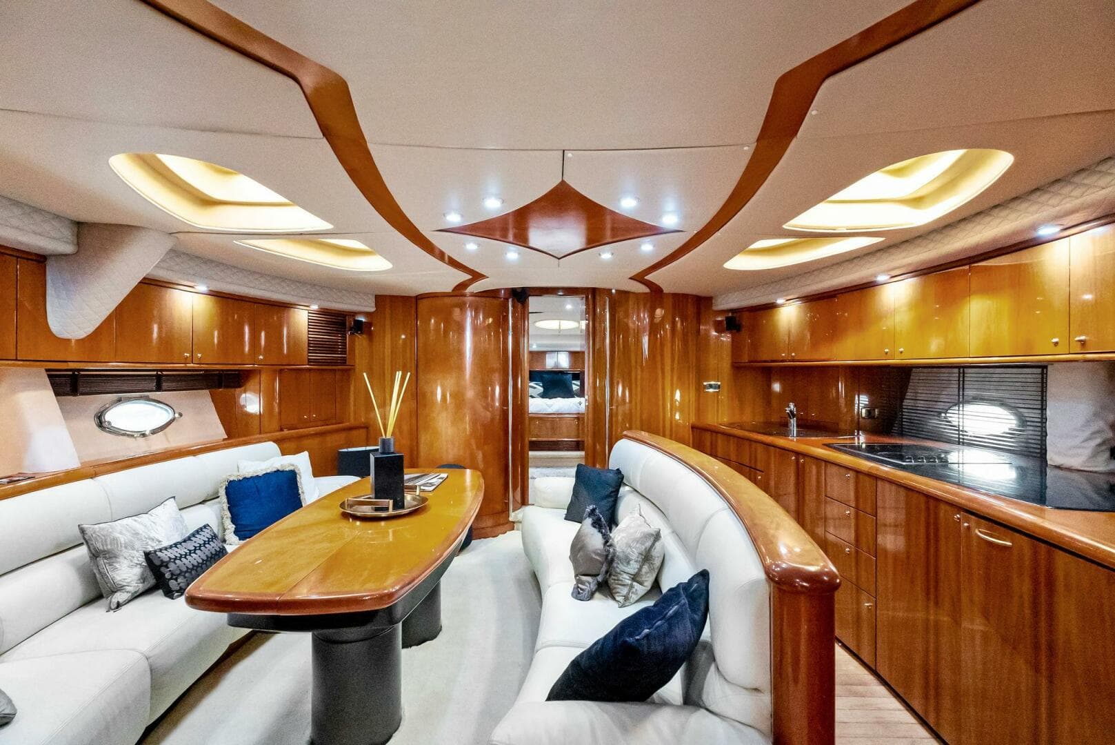 2001 Sunseeker Predator — photo 30