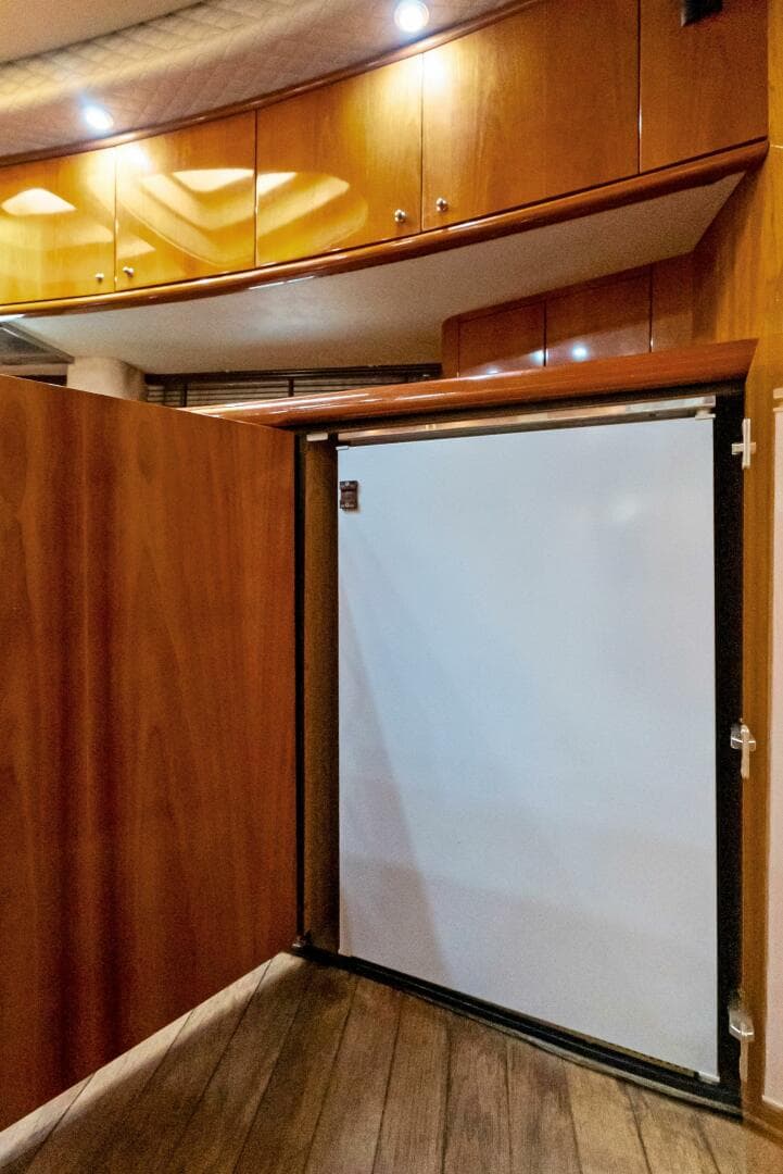 2001 Sunseeker Predator — photo 35