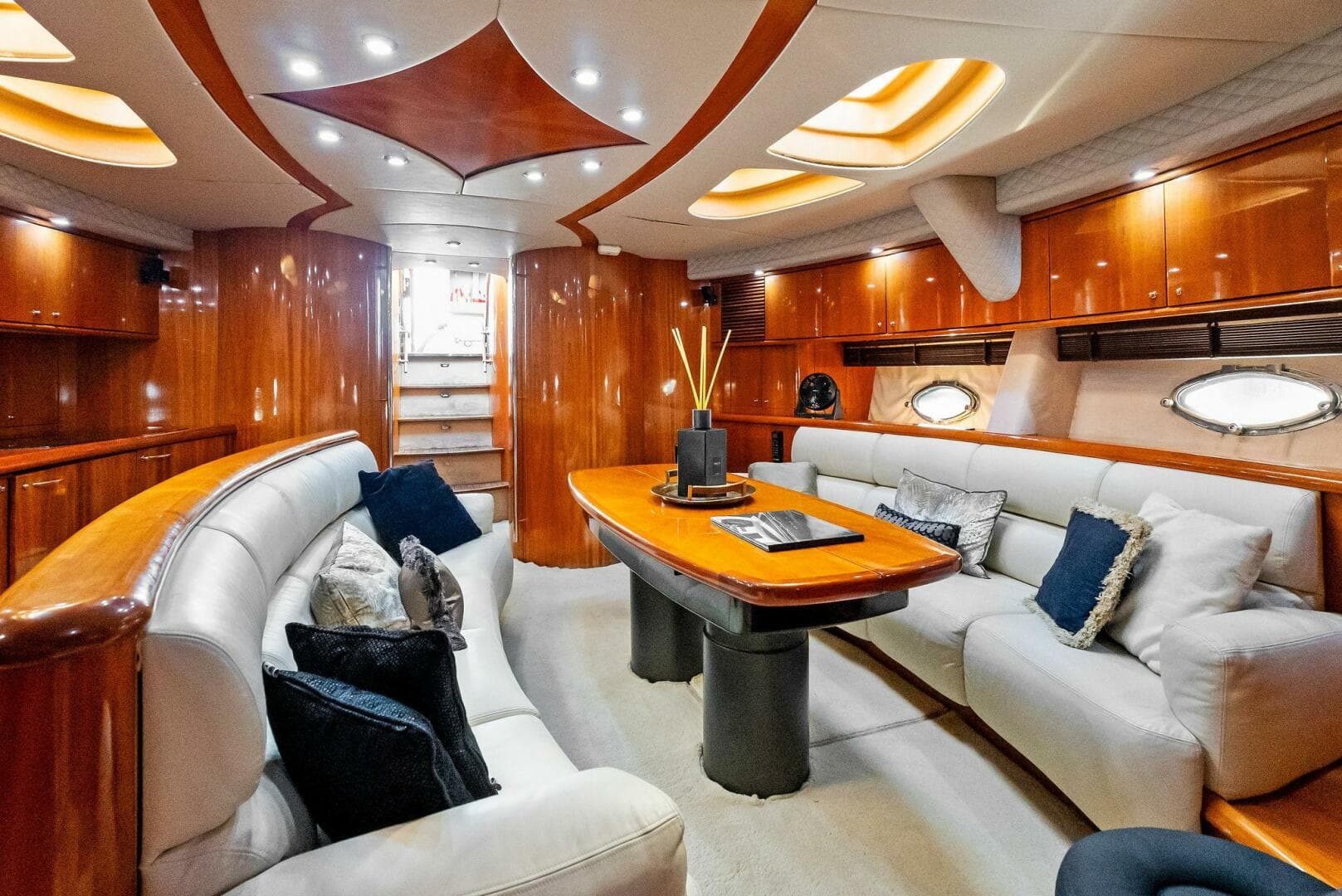 2001 Sunseeker Predator — photo 32