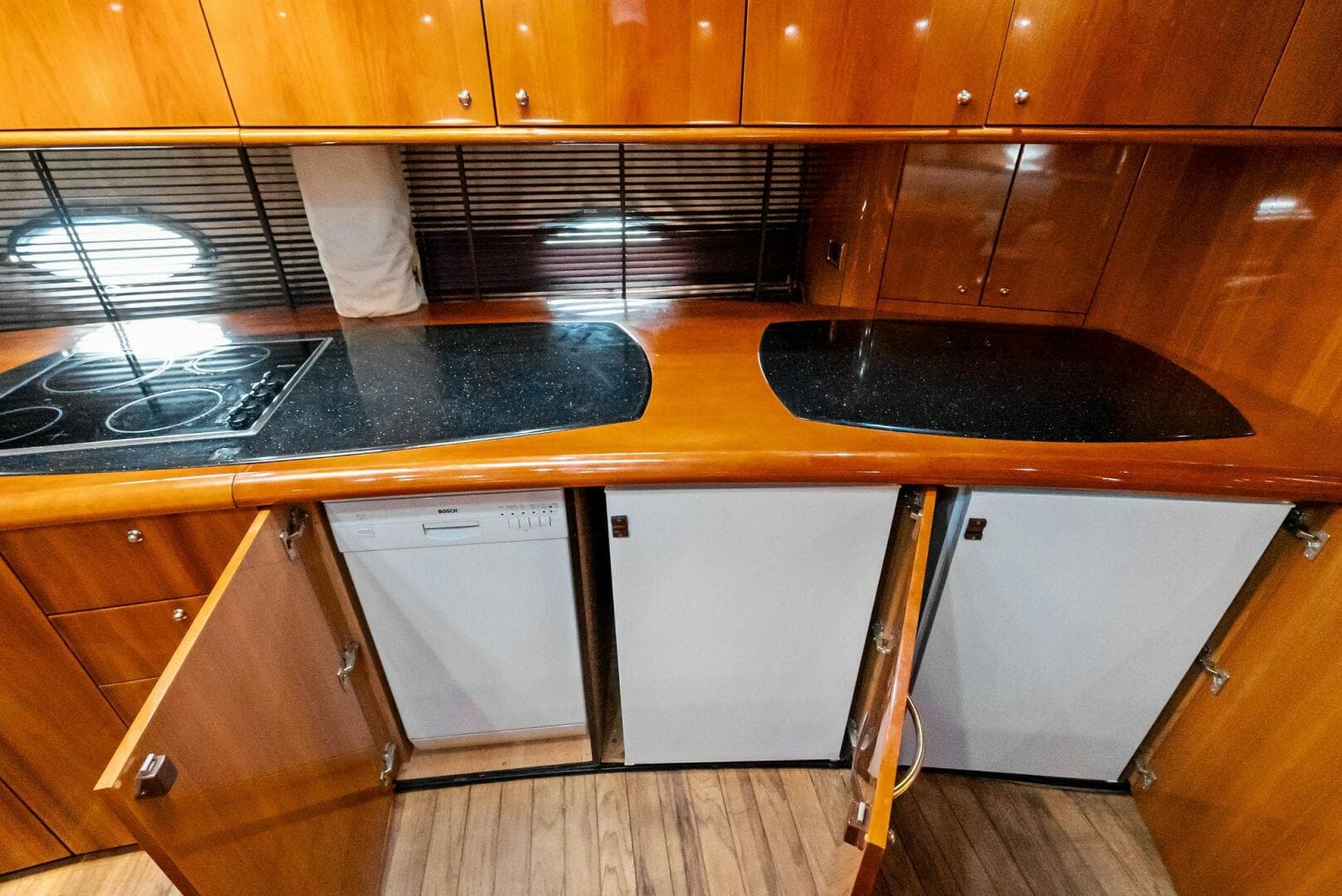 2001 Sunseeker Predator — photo 34