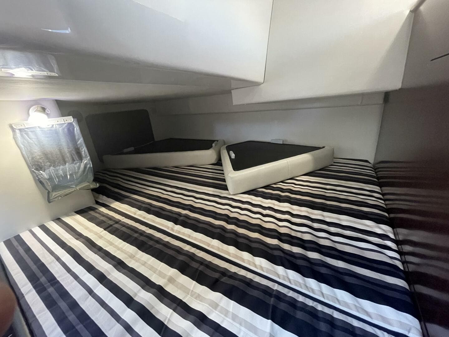 2019 Monterey 295 Sport Yacht — photo 20