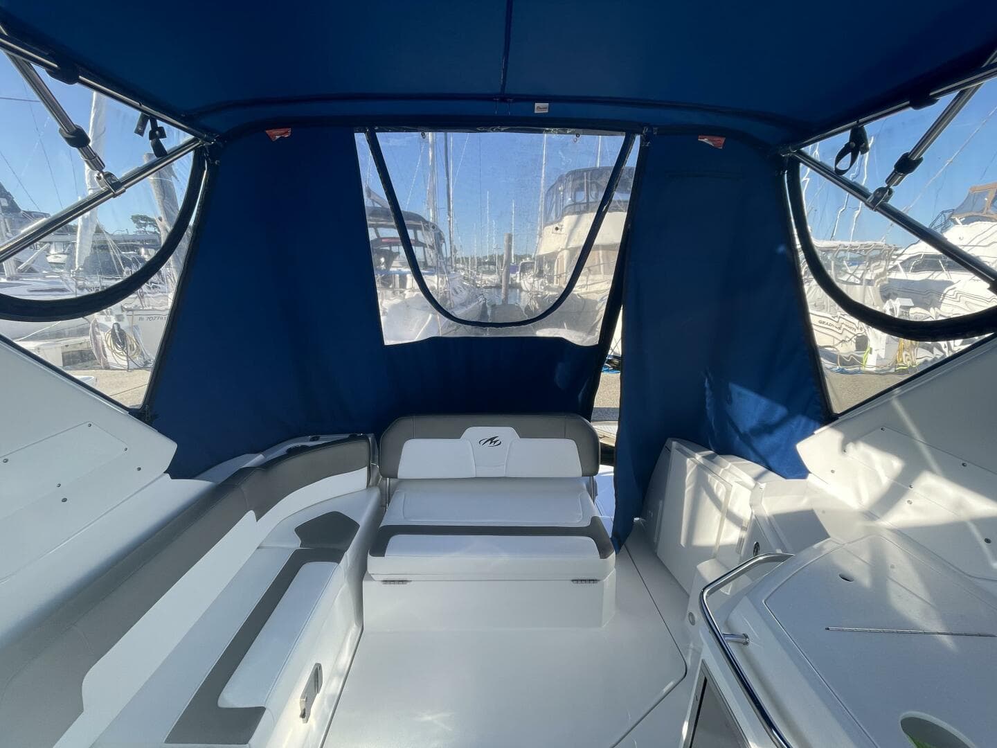 2019 Monterey 295 Sport Yacht — photo 9