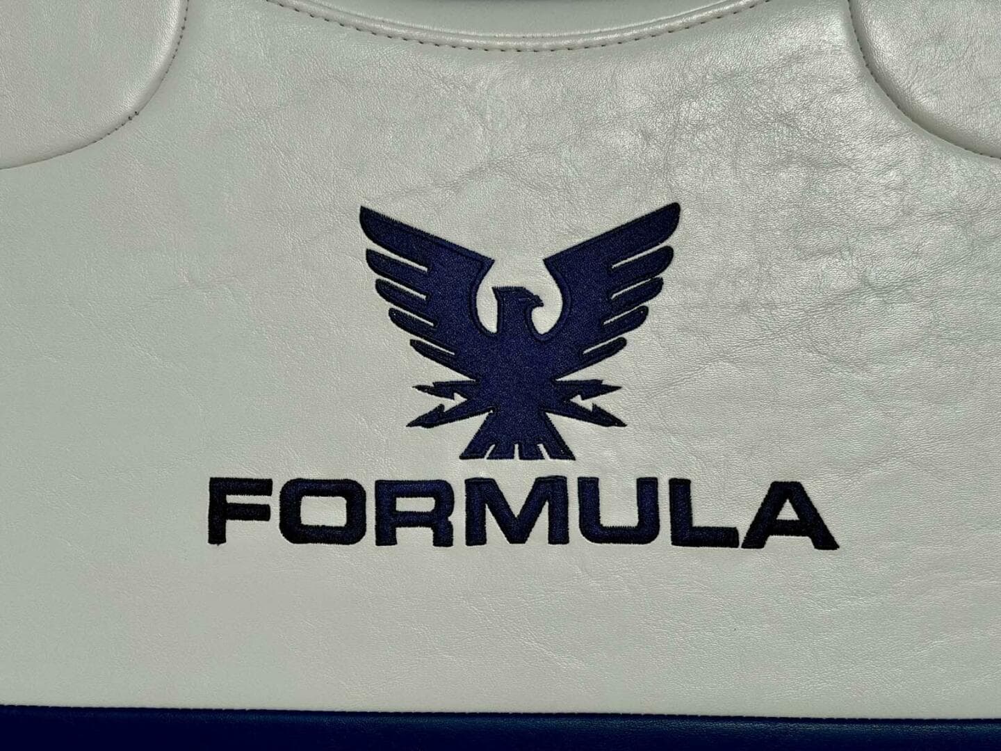 2012 Formula 290 Bowrider — photo 13