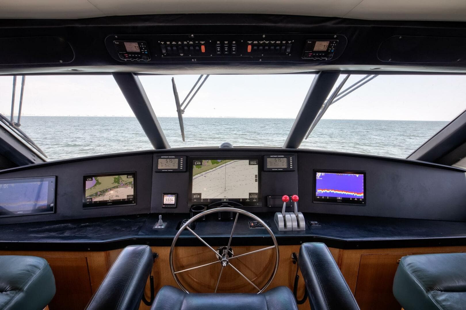 2002 Viking 61 — photo 24