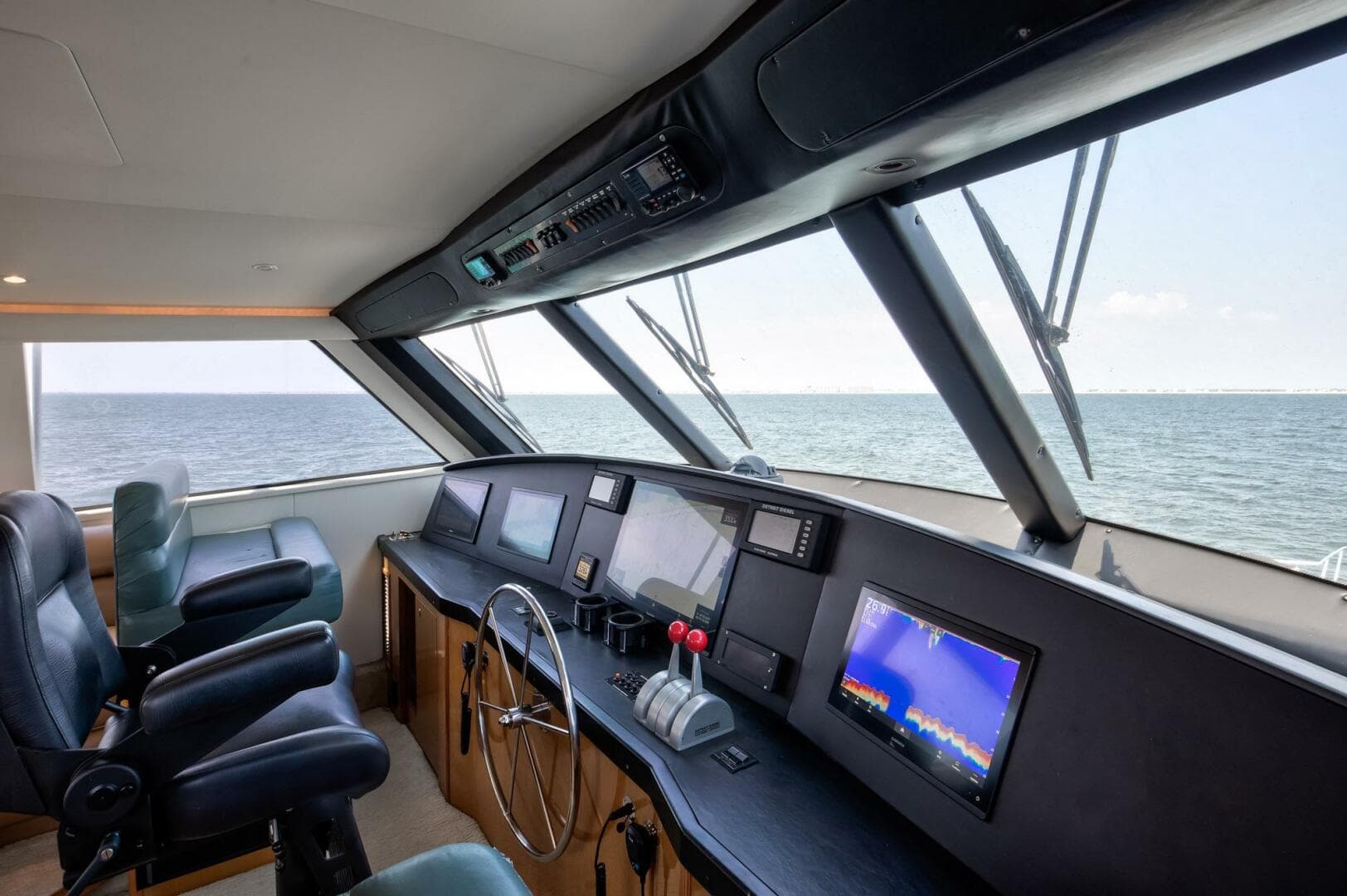 2002 Viking 61 — photo 23