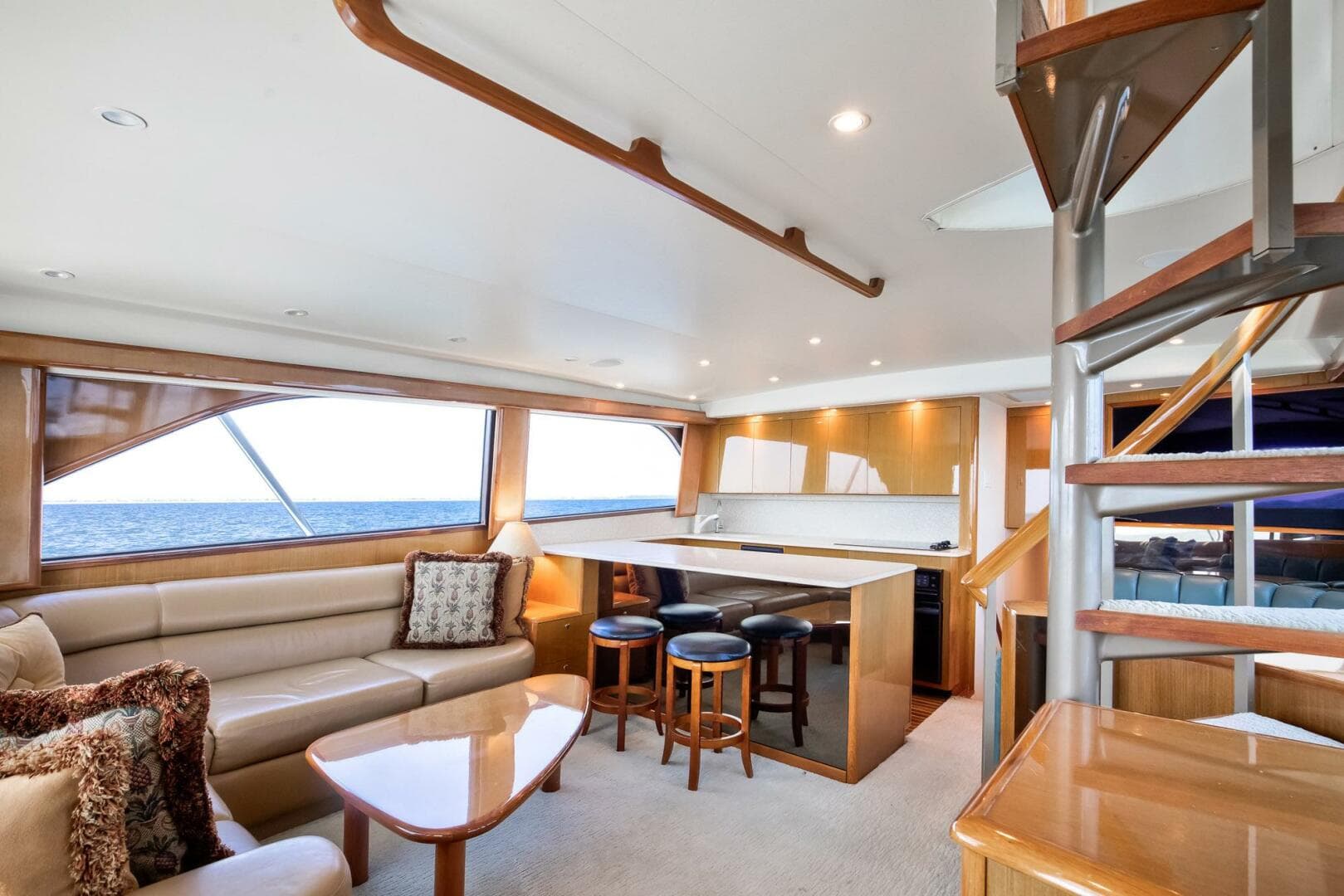 2002 Viking 61 — photo 6