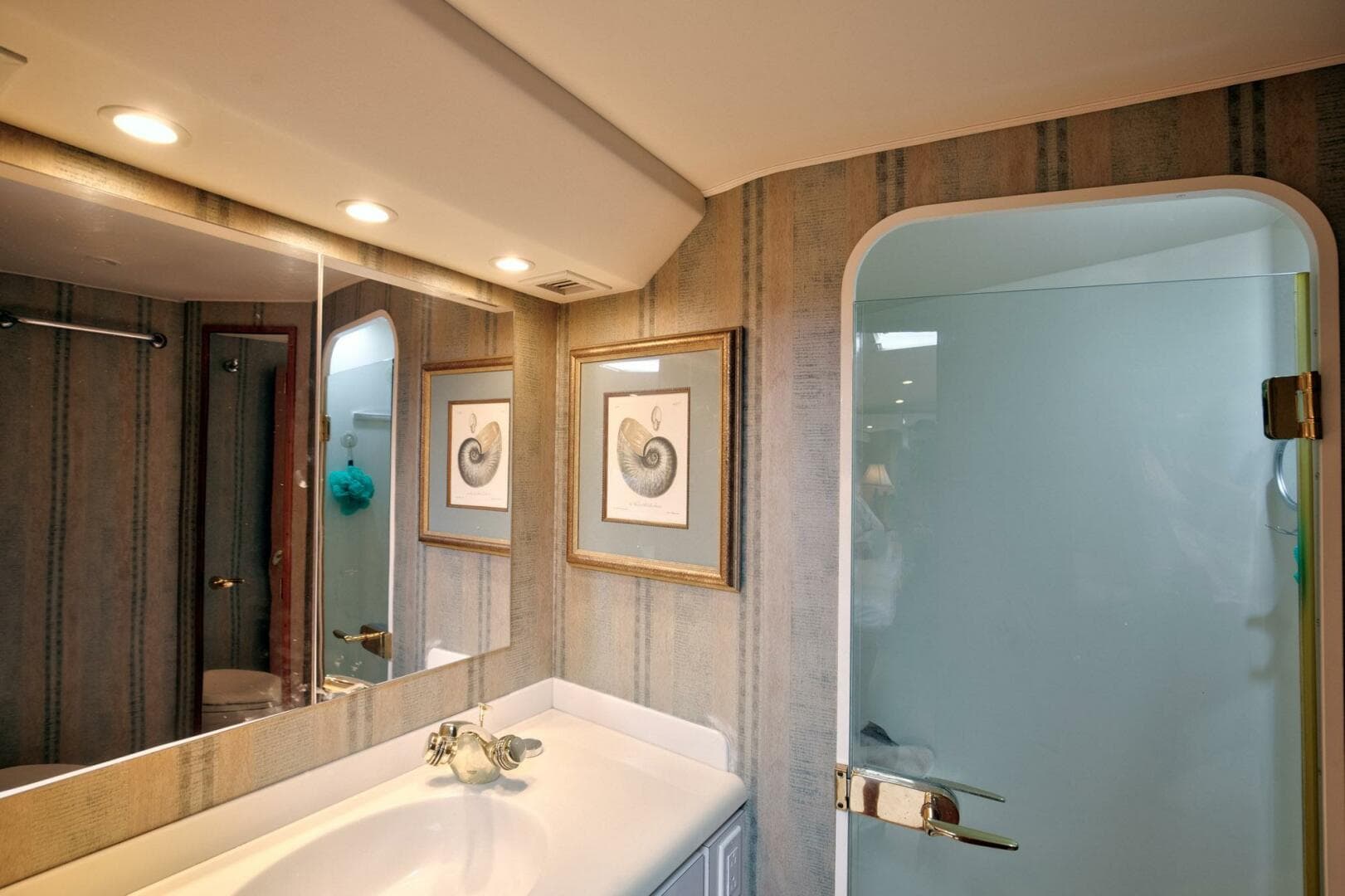 2002 Viking 61 — photo 14