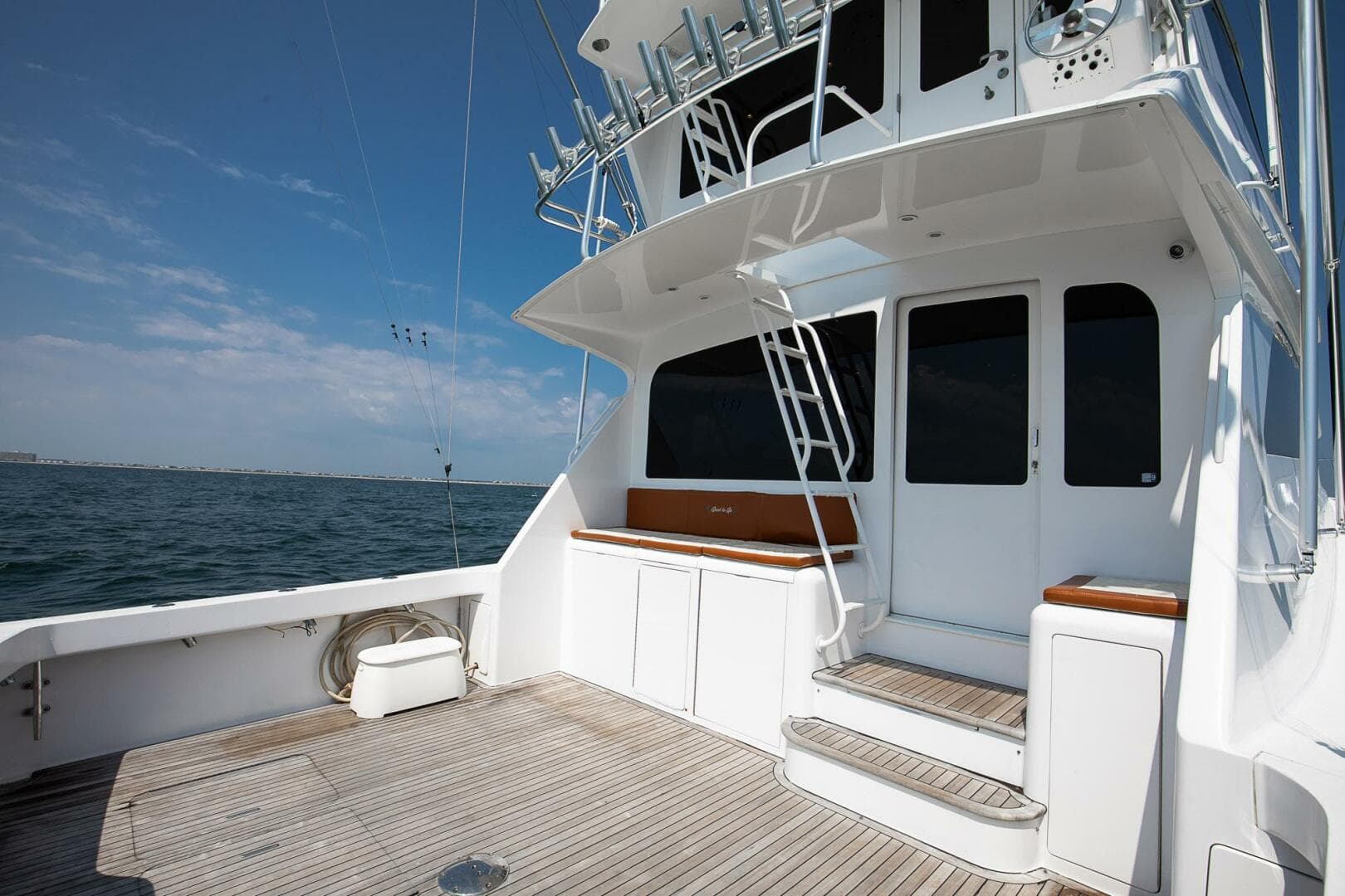 2002 Viking 61 — photo 43