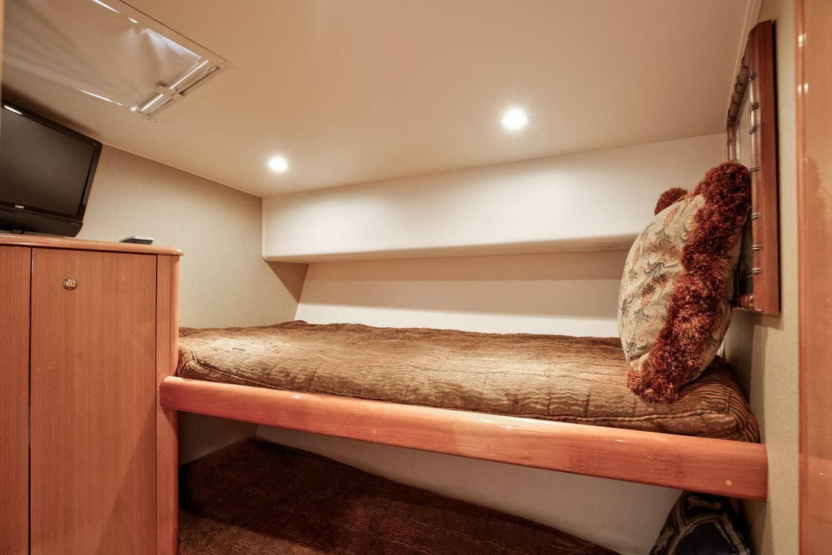 2002 Viking 61 — photo 17