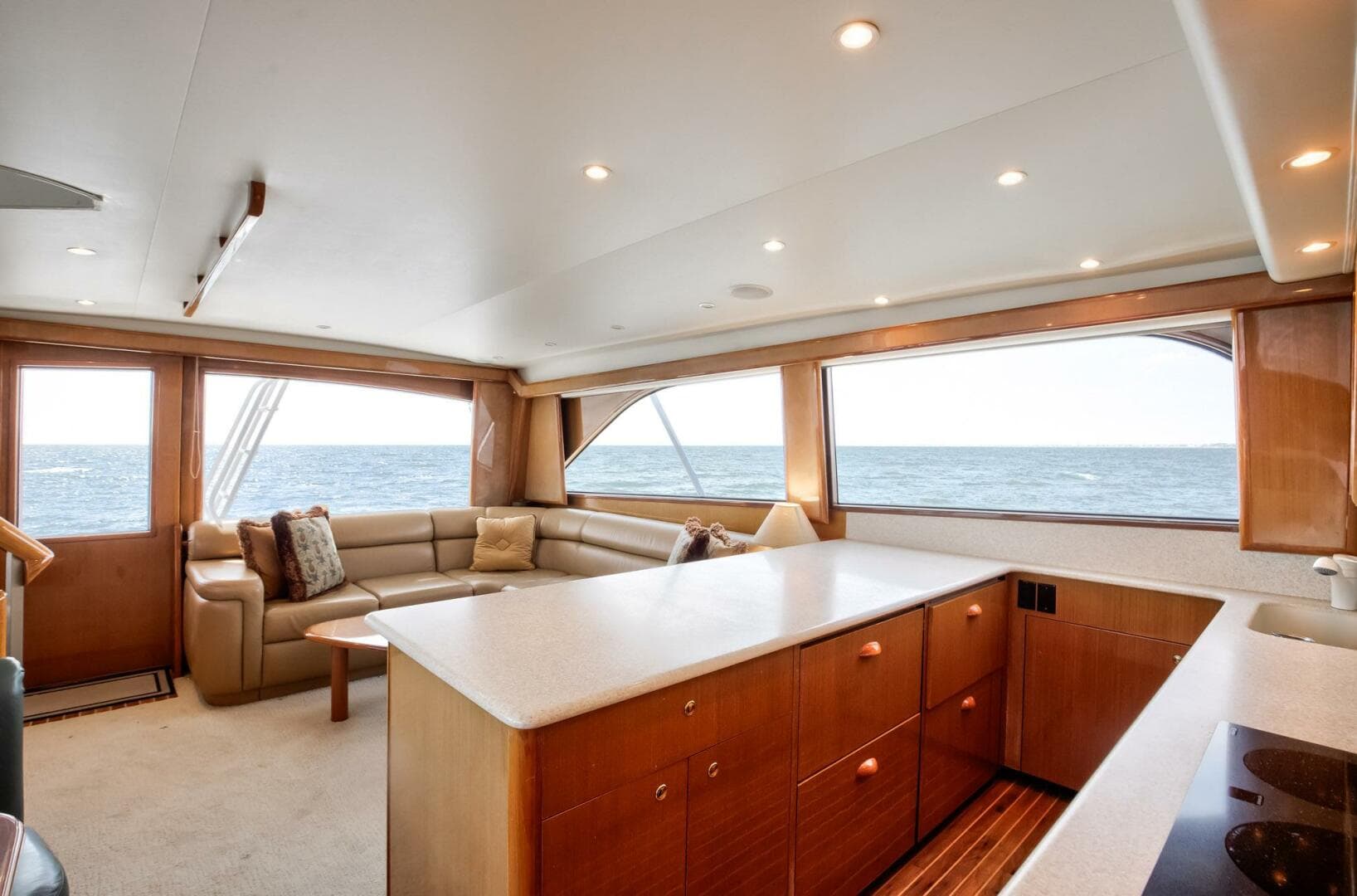 2002 Viking 61 — photo 8