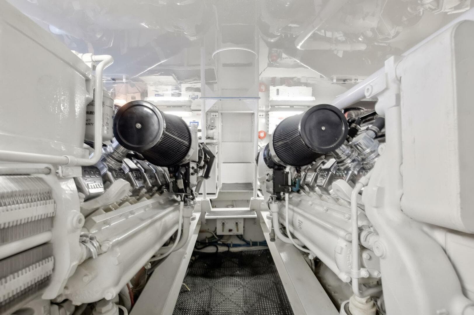 2002 Viking 61 — photo 45