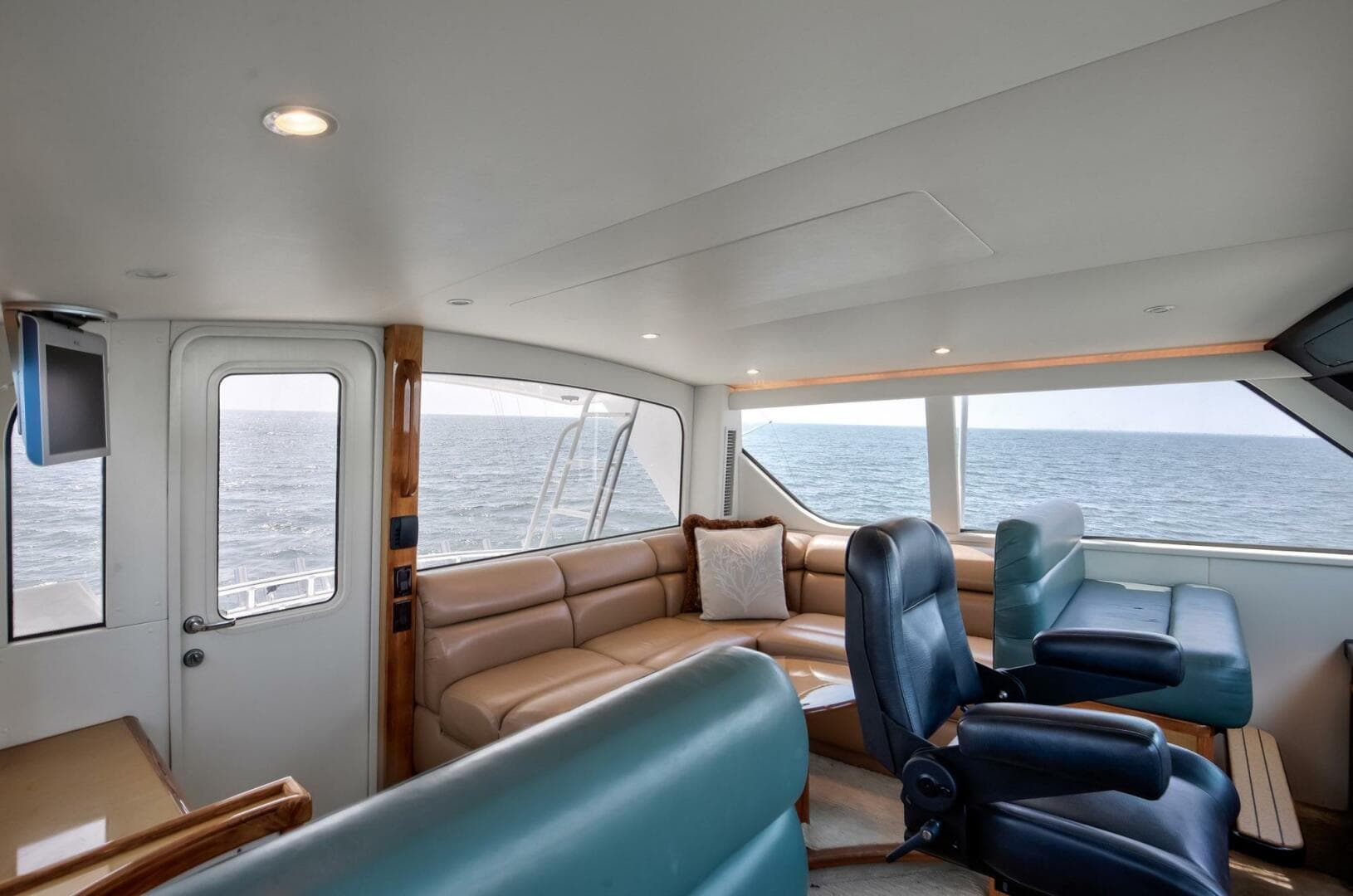 2002 Viking 61 — photo 27