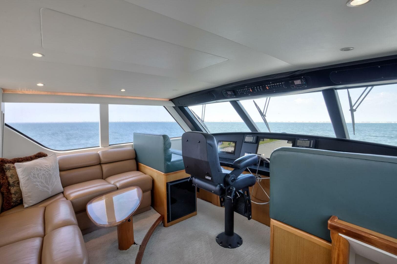 2002 Viking 61 — photo 28