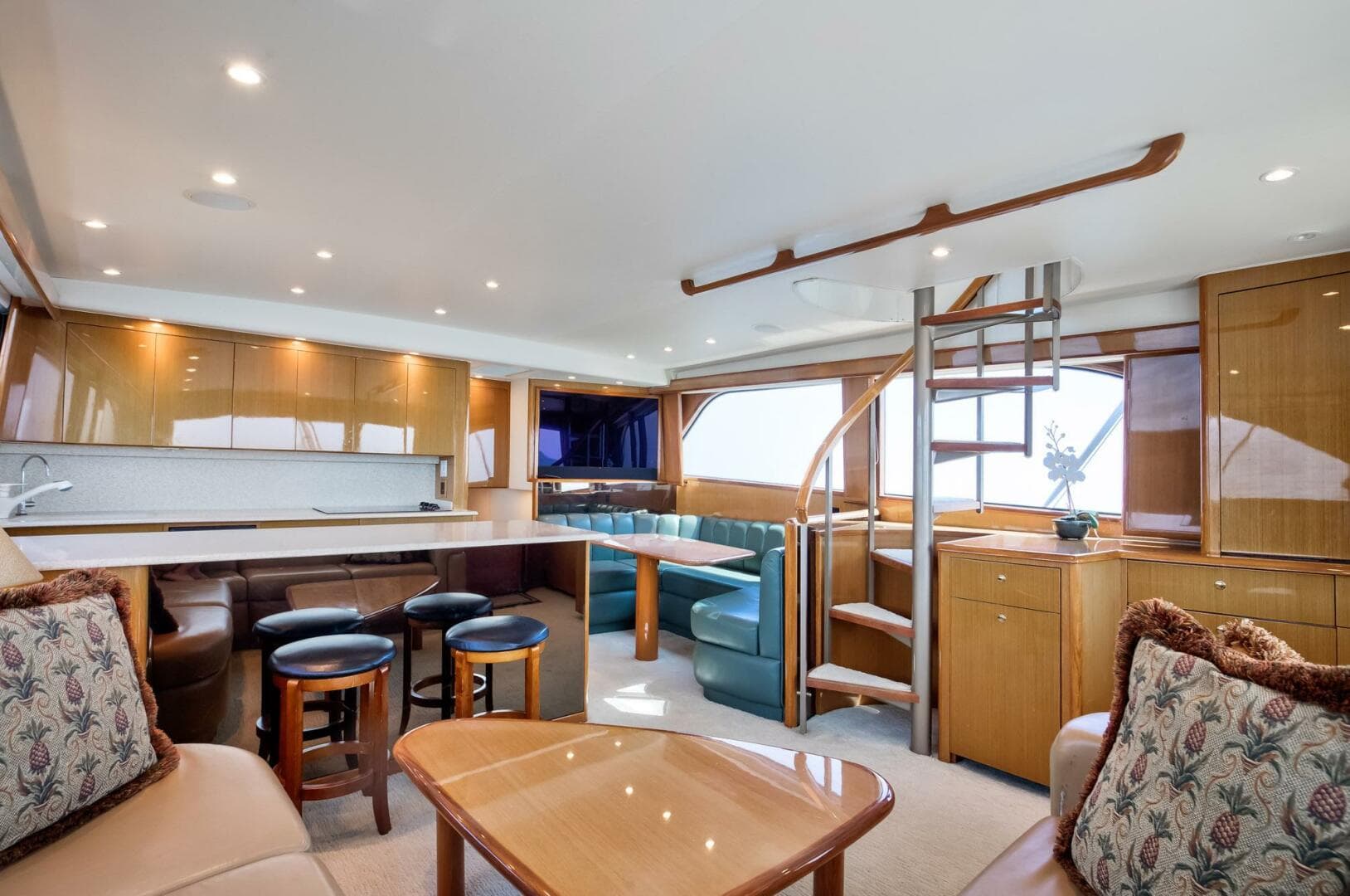 2002 Viking 61 — photo 7