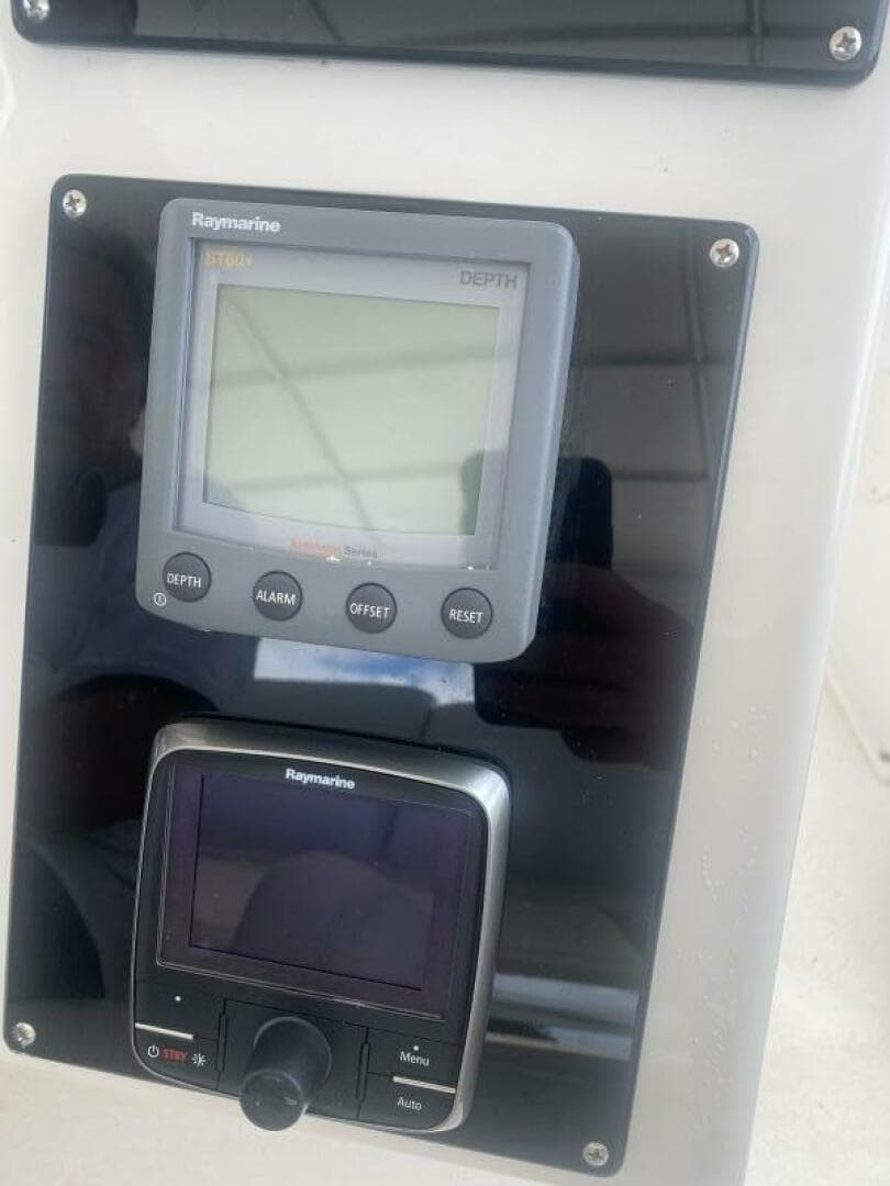 1997 Silverton 392 — photo 17