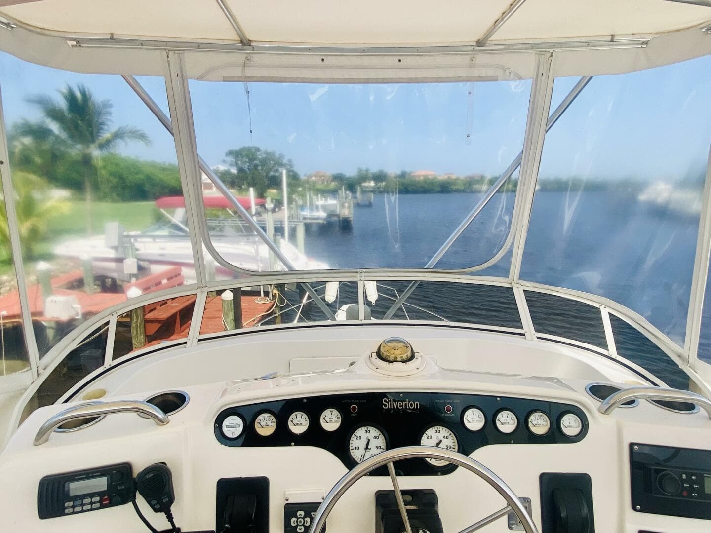 1997 Silverton 392 — photo 9