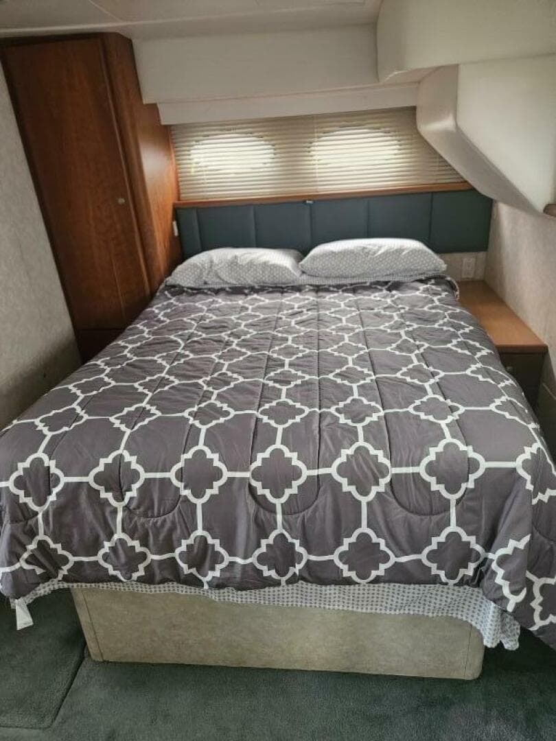 1997 Silverton 392 — photo 30