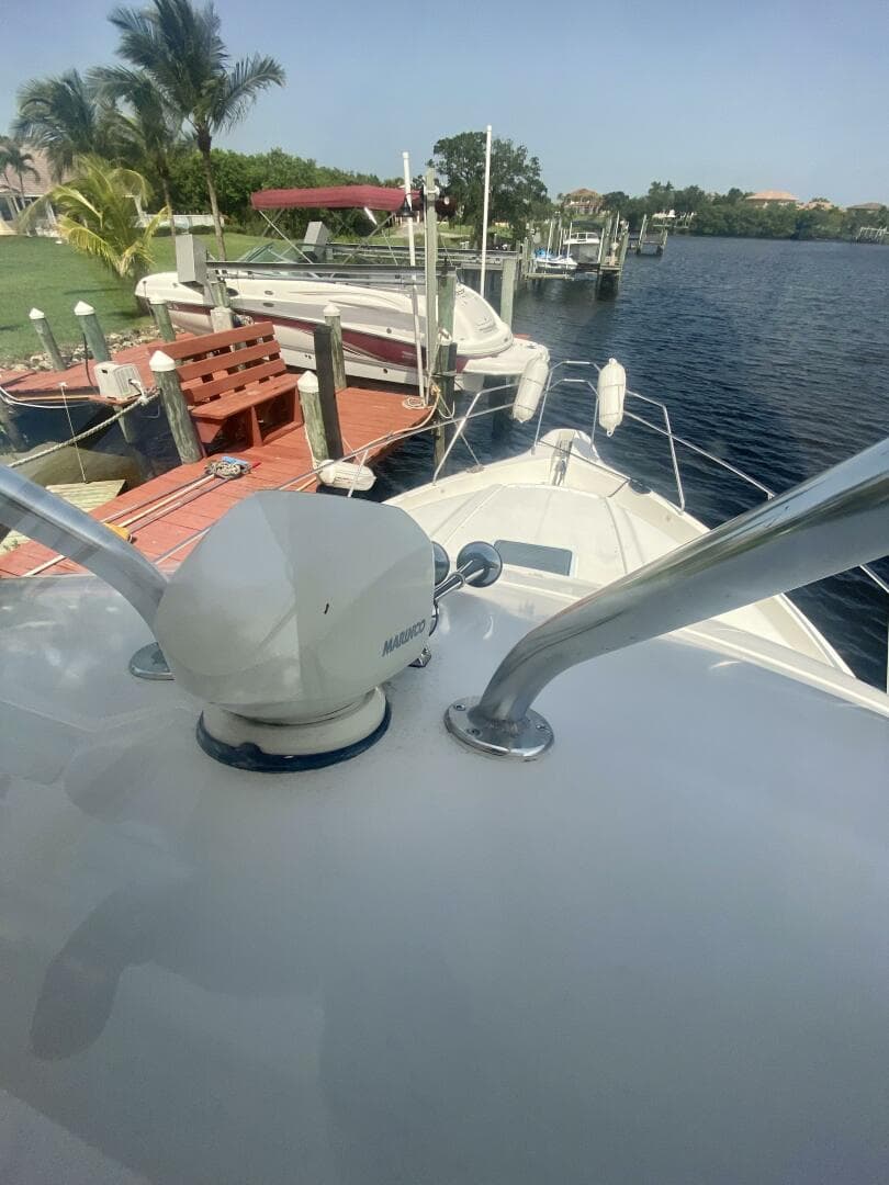 1997 Silverton 392 — photo 11