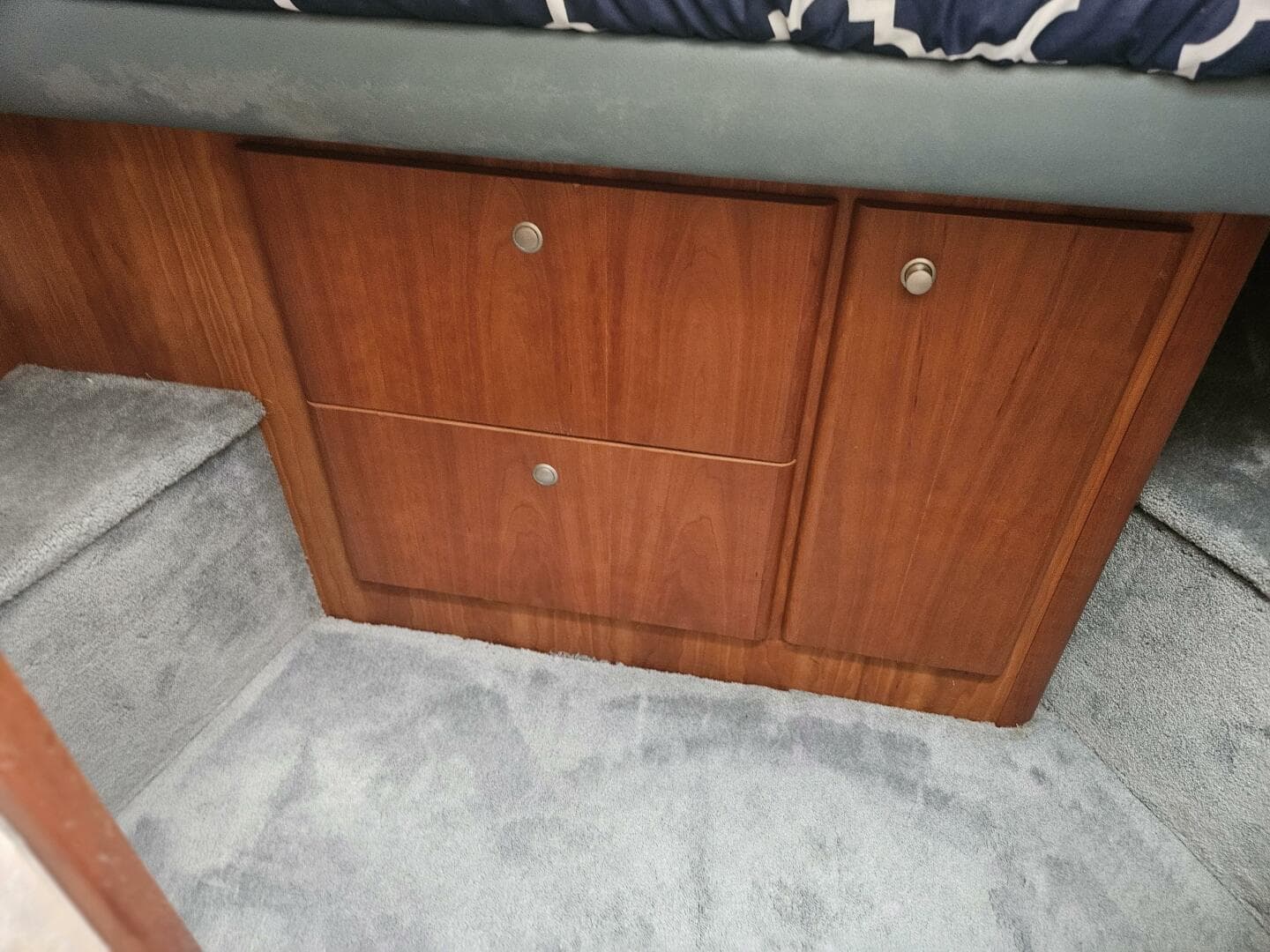 1997 Silverton 392 — photo 49