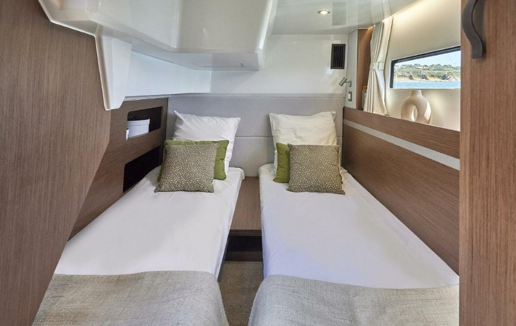 2026 Beneteau Antares 12 — photo 12