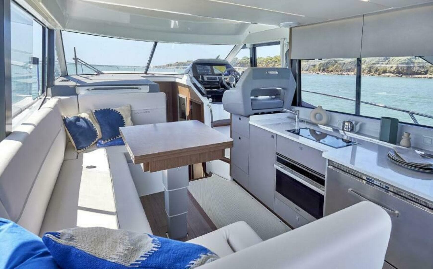 2026 Beneteau Antares 12 — photo 9