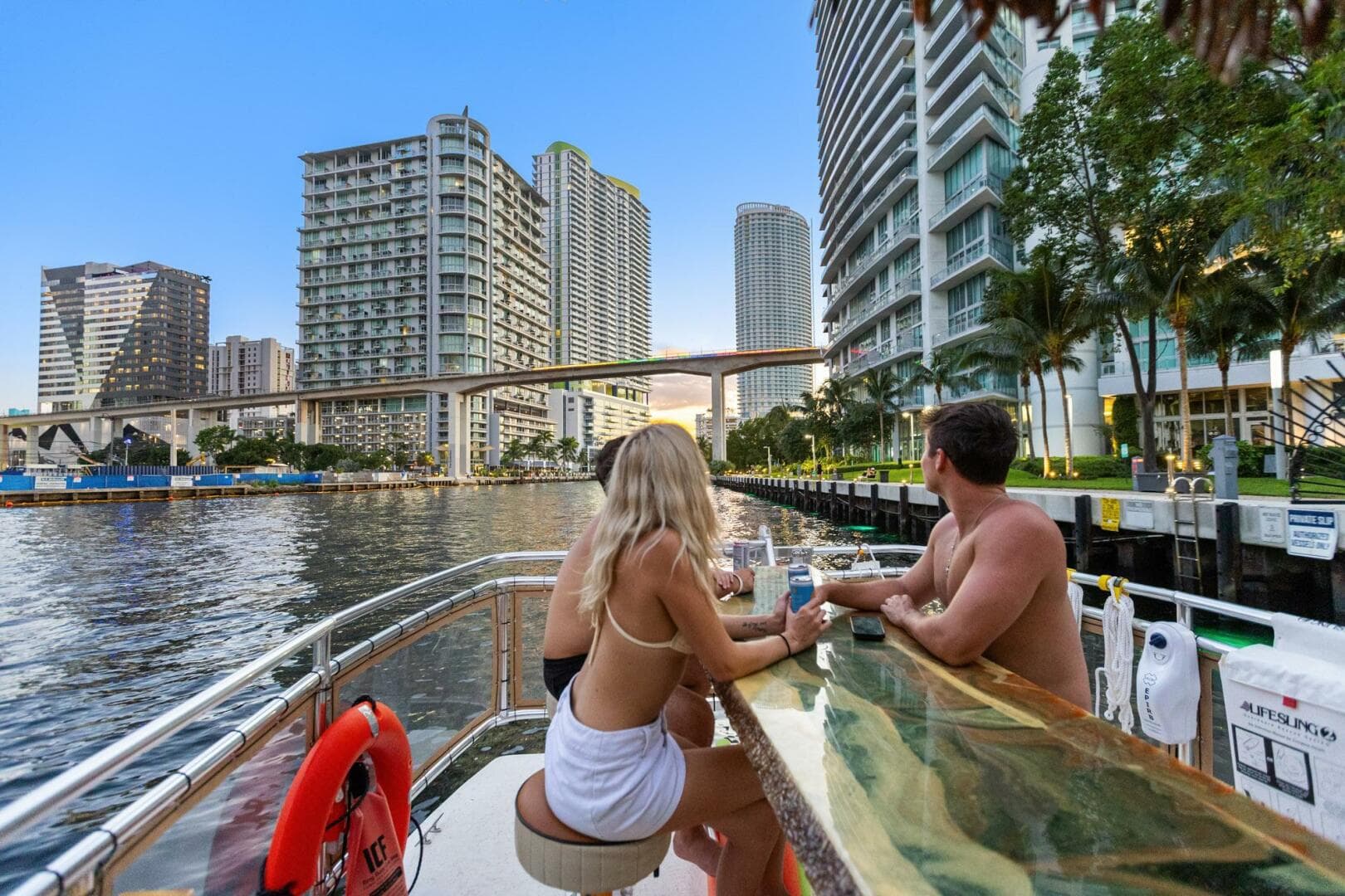 2023 Beachcat 26 Tiki Coi — photo 26