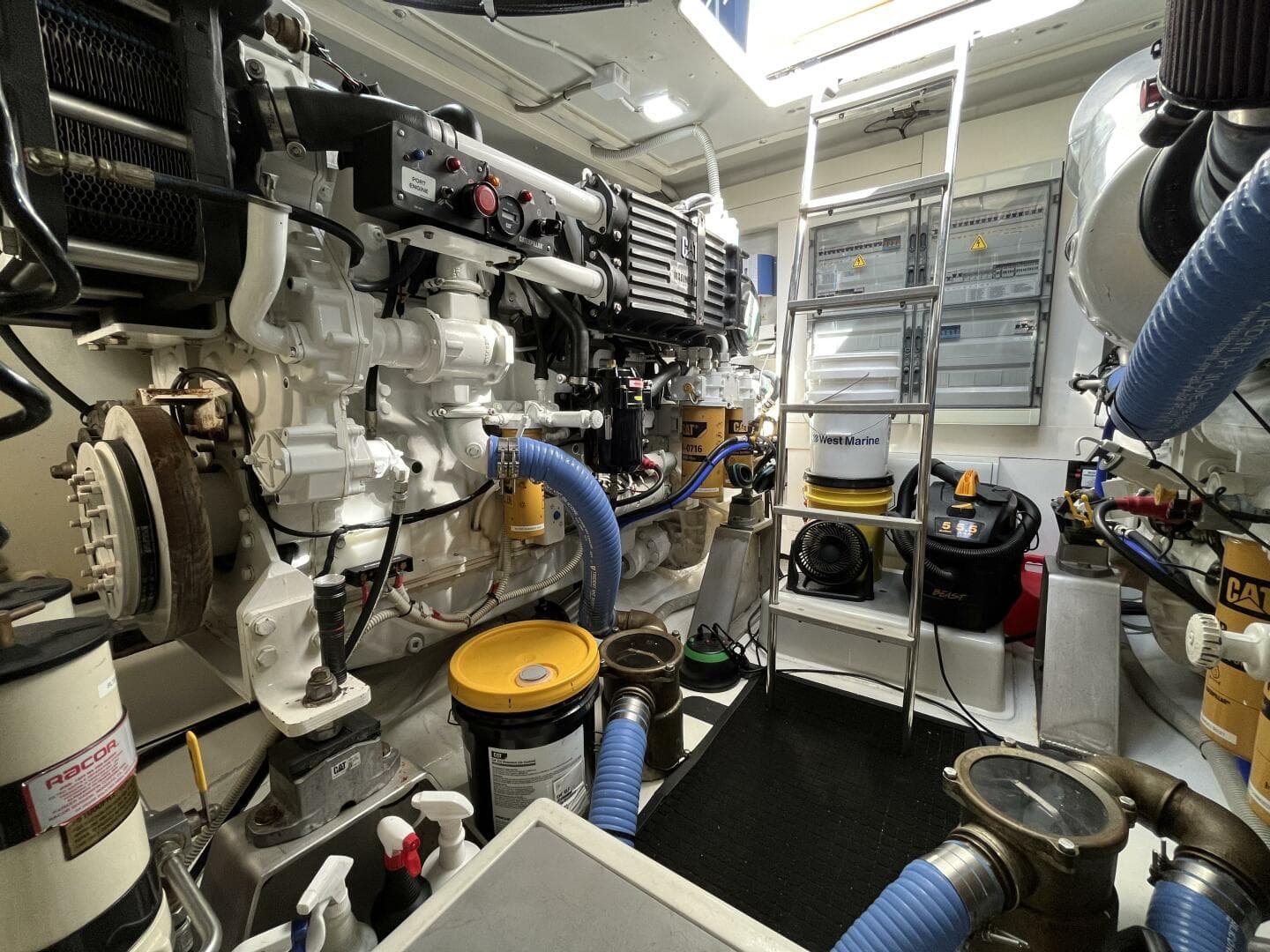 2008 Azimut — photo 28