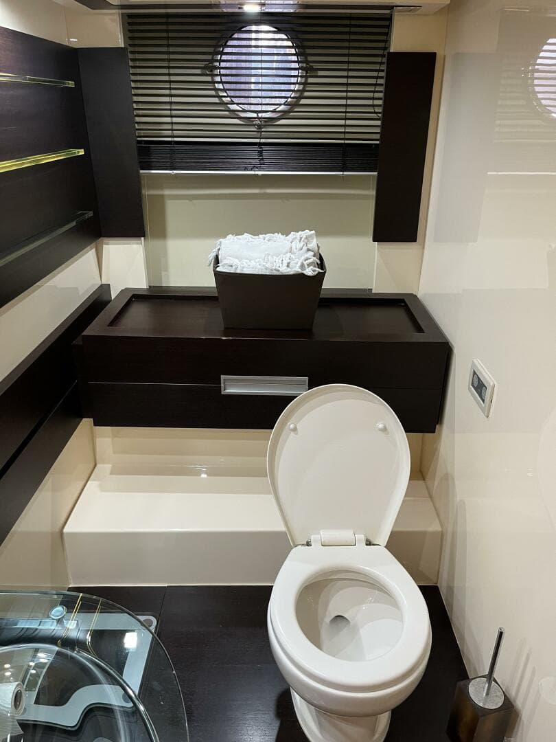 2008 Azimut — photo 21