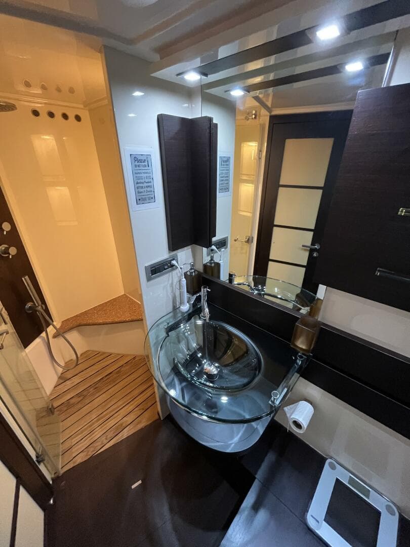 2008 Azimut — photo 20