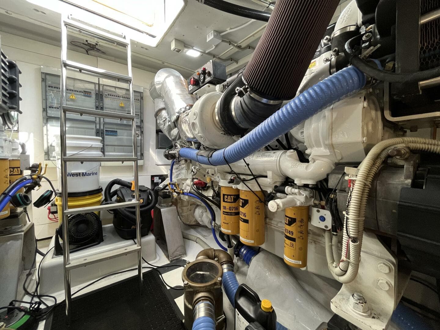 2008 Azimut — photo 27