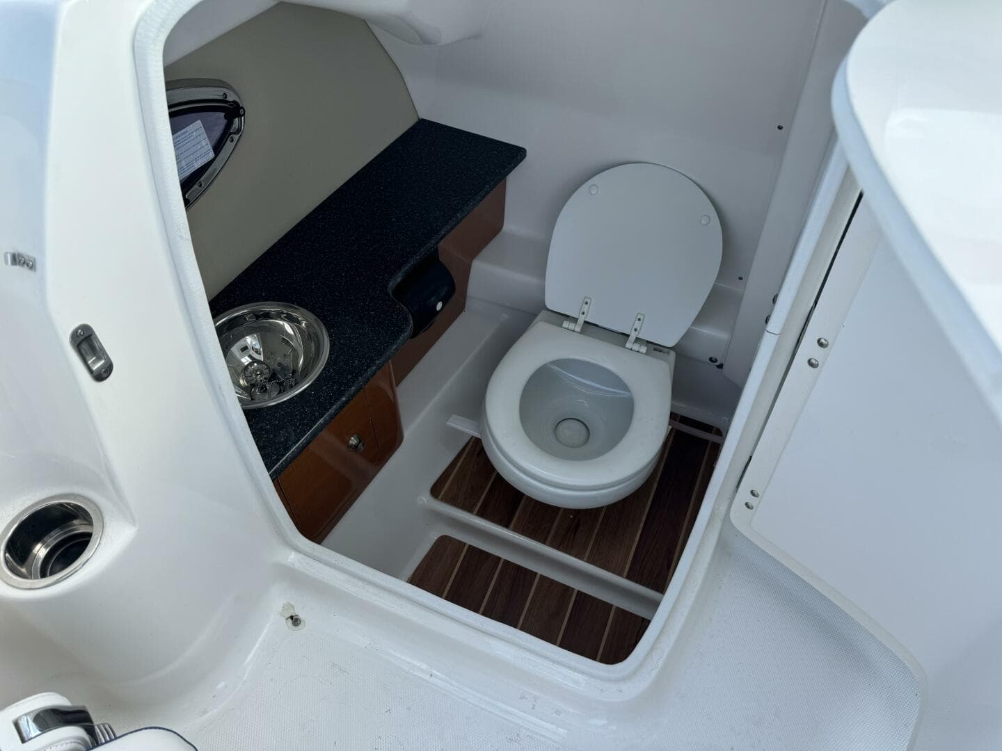 2012 Chaparral 264 Sunesta — photo 22