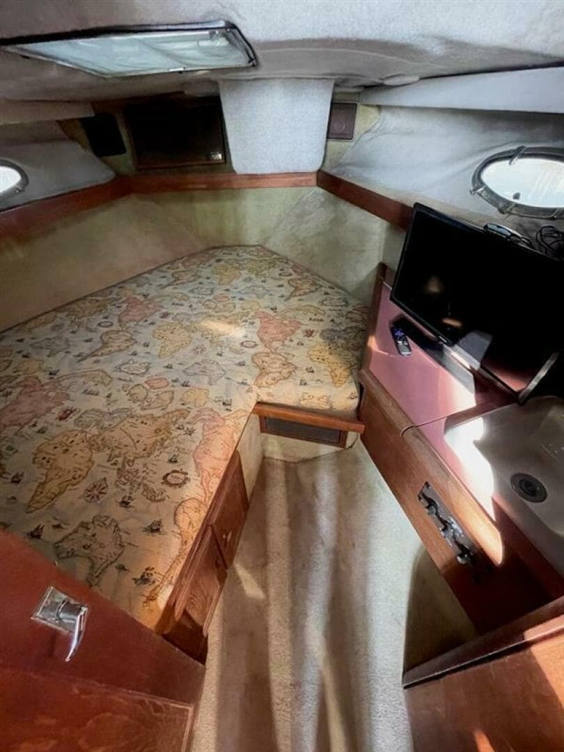 1987 Bayliner 3460 — photo 7