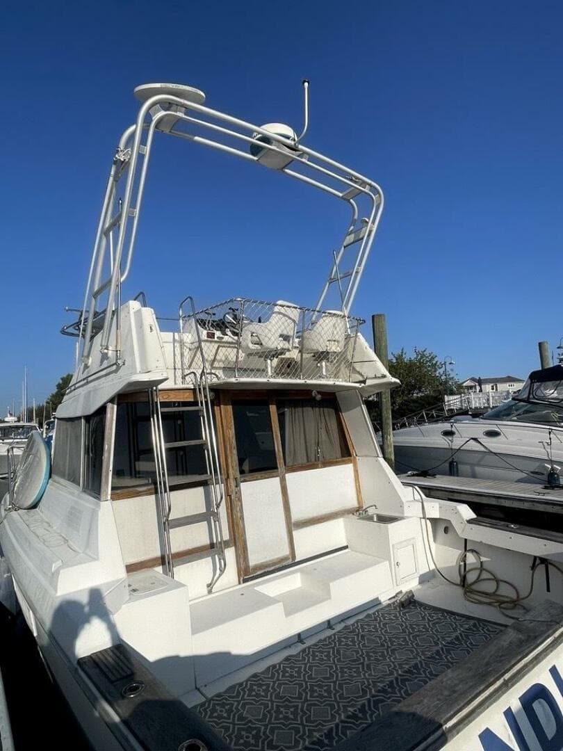1987 Bayliner 3460 — photo 3