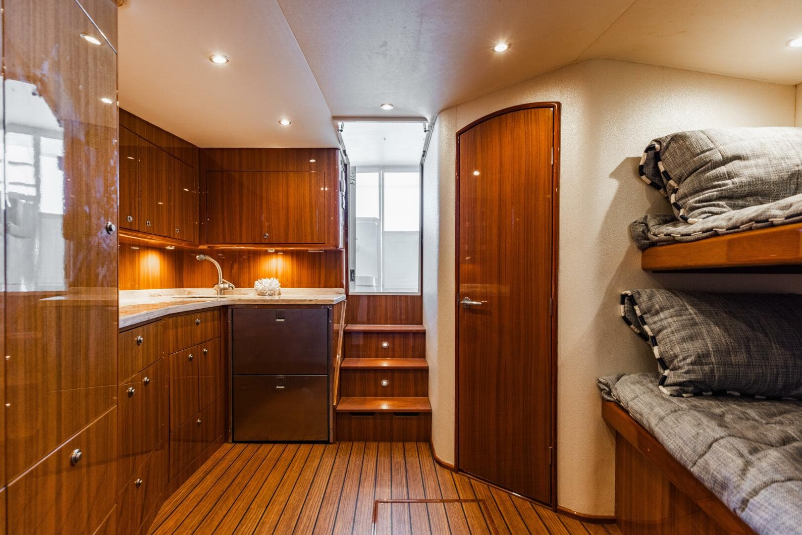 2020 Viking 46 Billfiish — photo 5