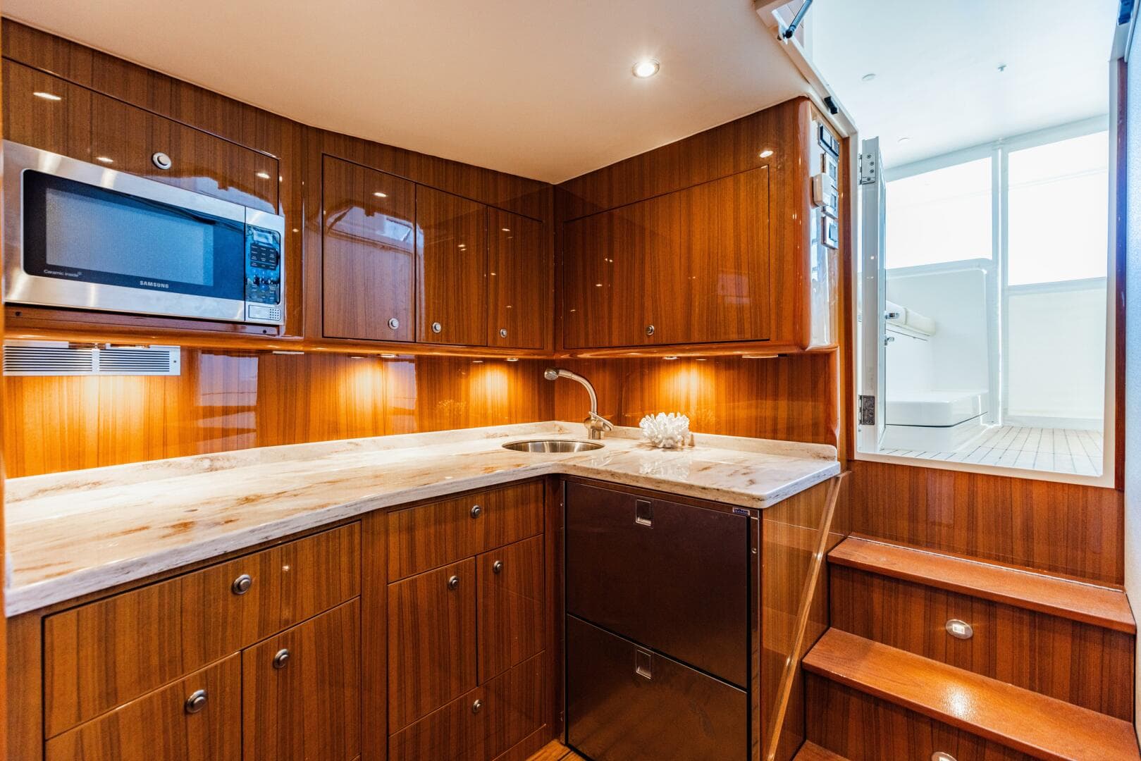 2020 Viking 46 Billfiish — photo 12