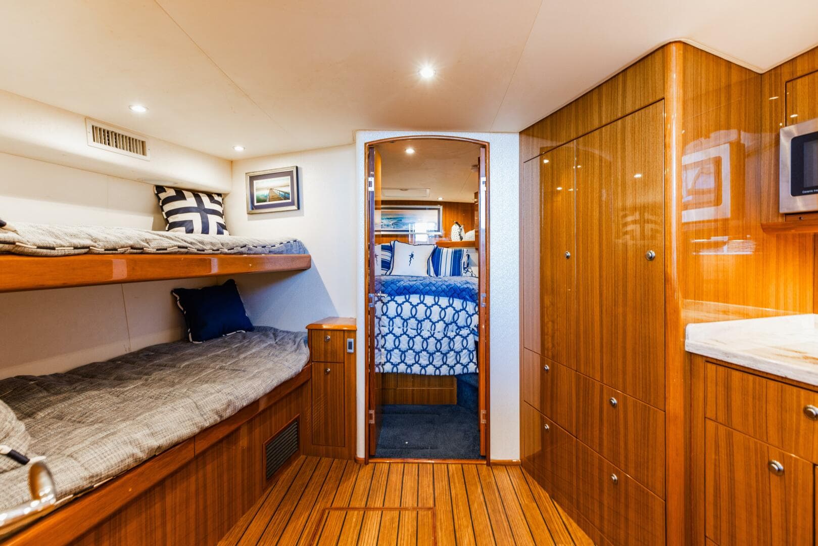 2020 Viking 46 Billfiish — photo 8