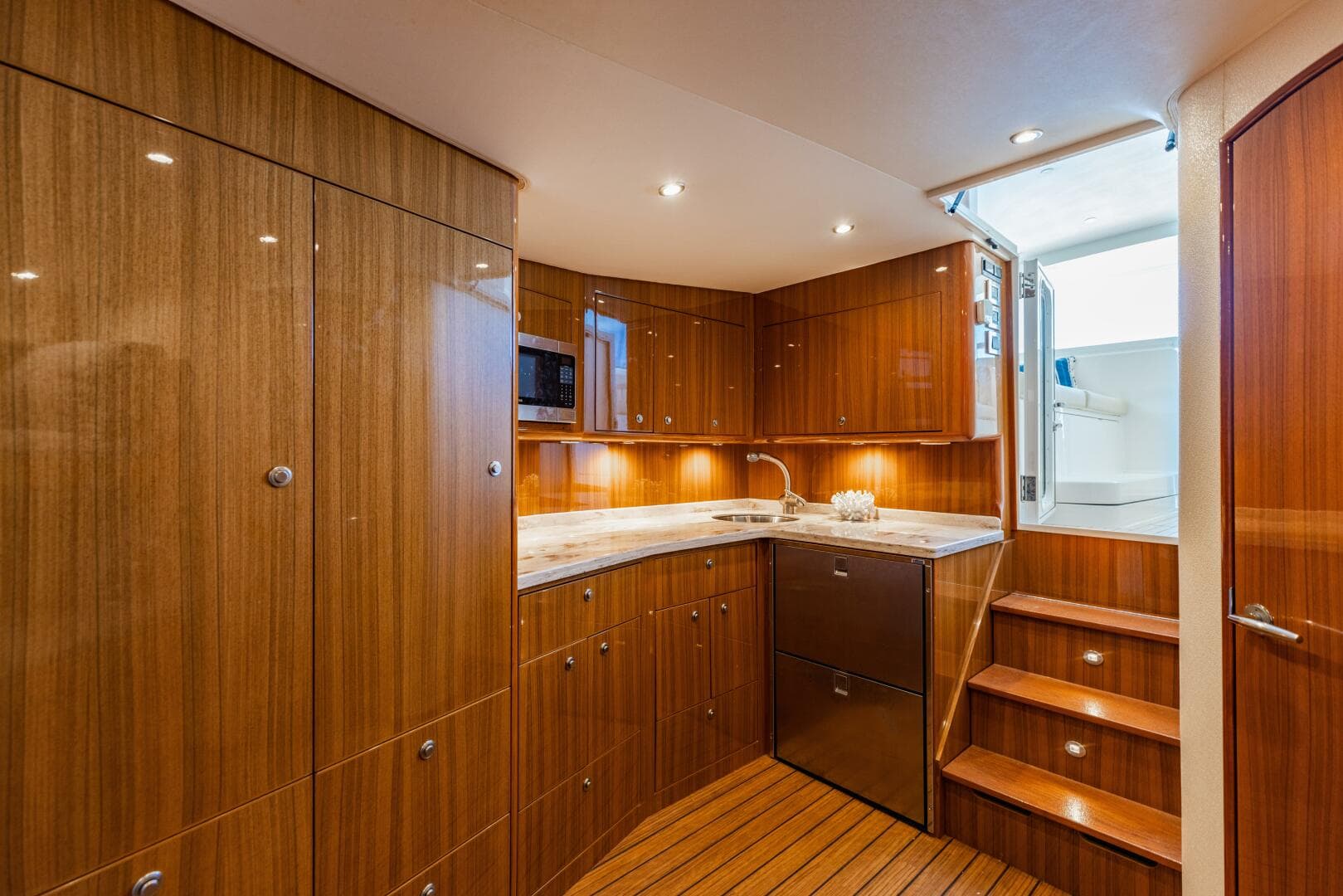 2020 Viking 46 Billfiish — photo 10