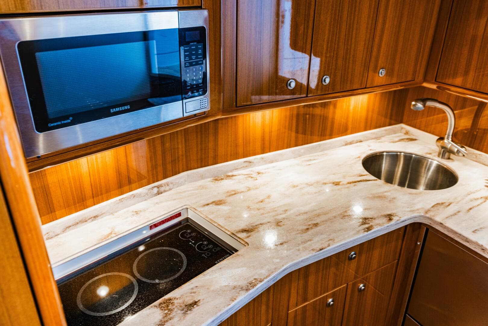 2020 Viking 46 Billfiish — photo 63