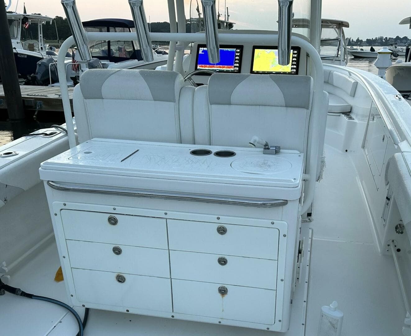 2009 Edgewater 318 CC — photo 28