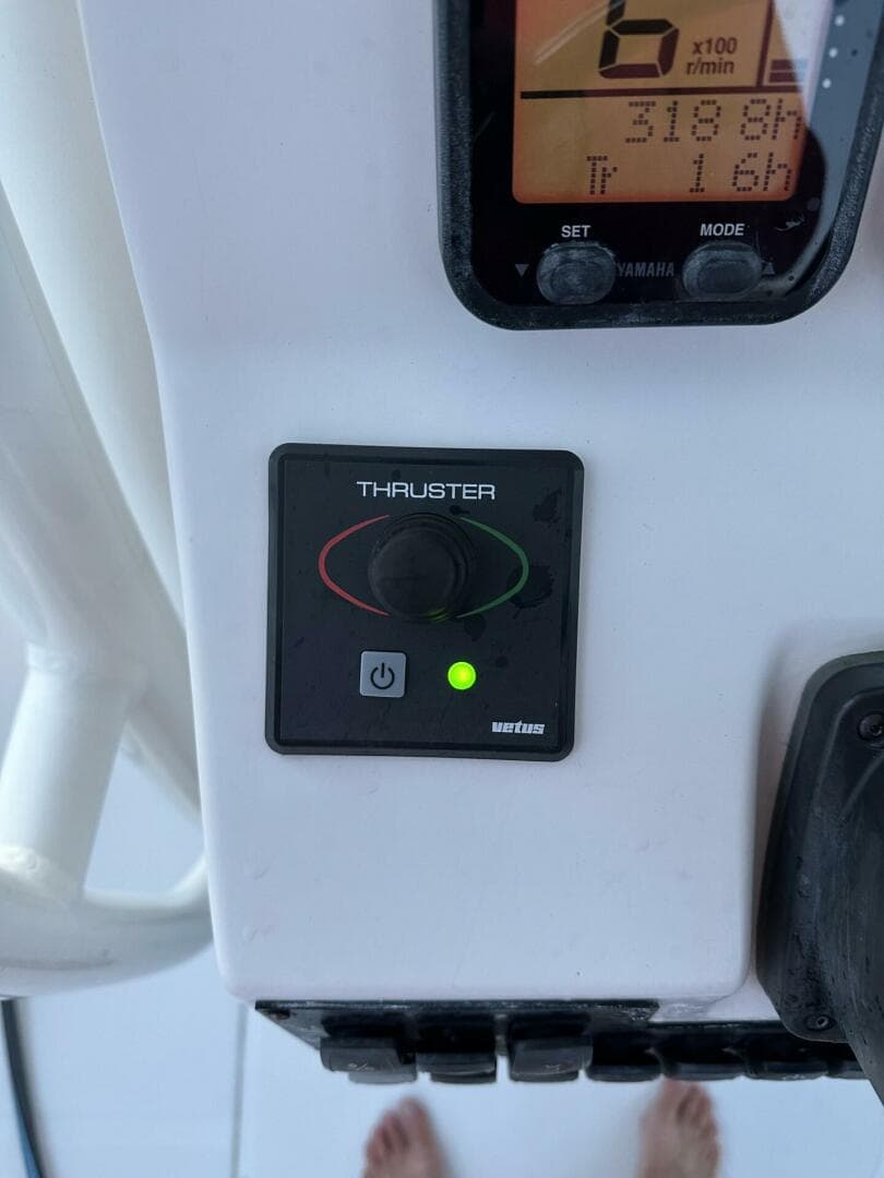 2009 Edgewater 318 CC — photo 26