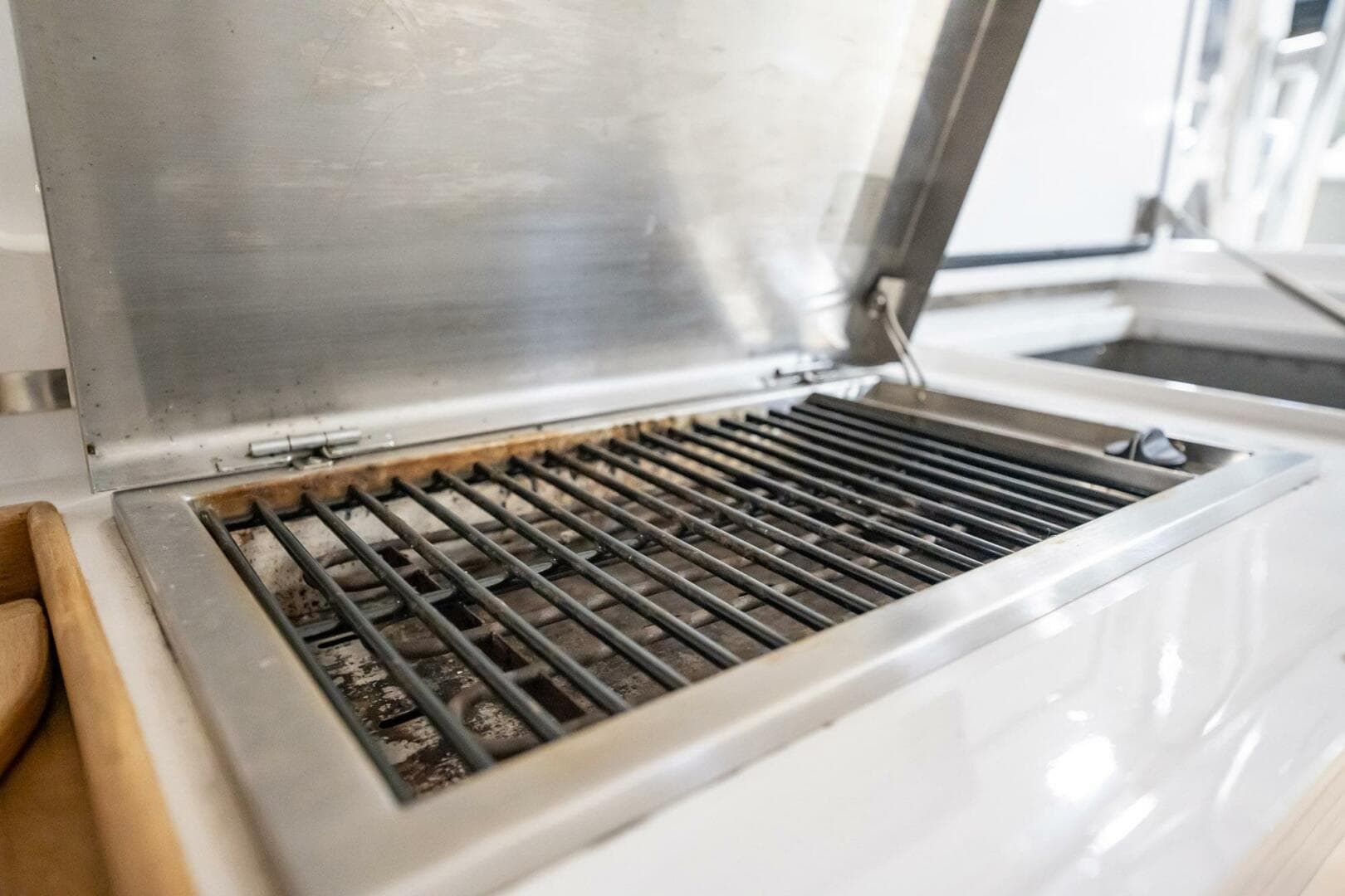 2012 Winter Custom Yachts 38 Express — photo 34