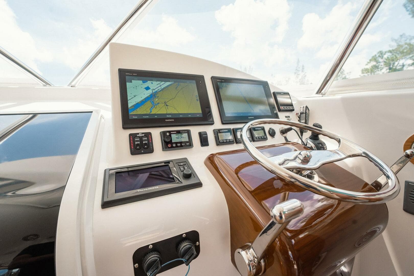 2012 Winter Custom Yachts 38 Express — photo 26