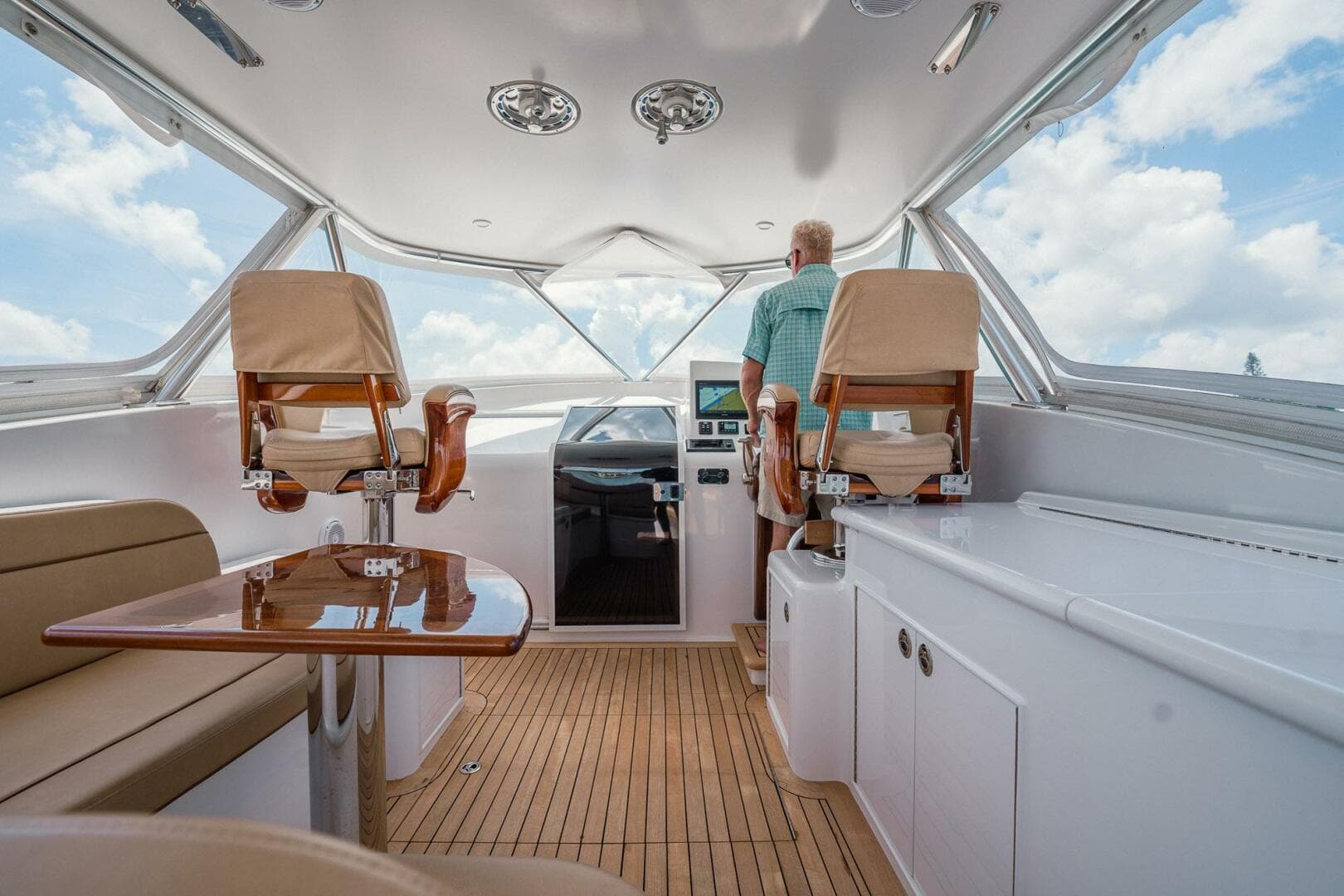 2012 Winter Custom Yachts 38 Express — photo 31