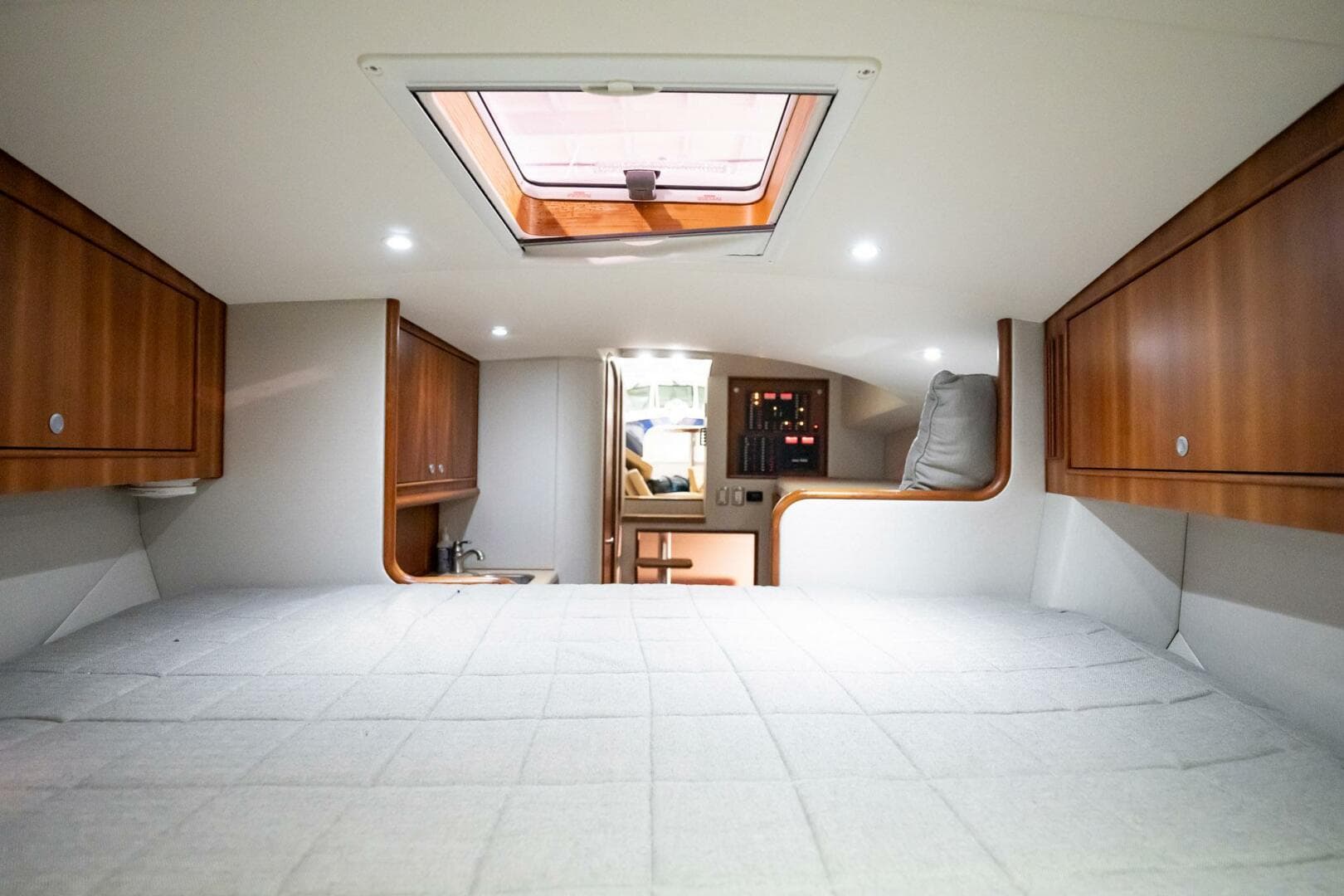 2012 Winter Custom Yachts 38 Express — photo 10