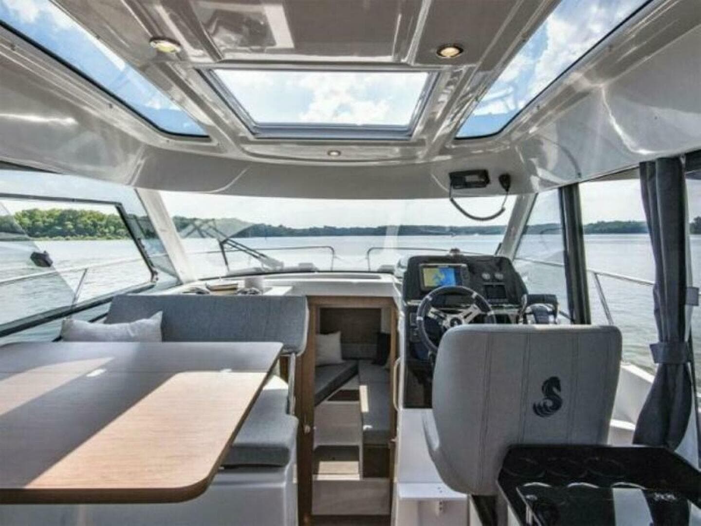 2025 Beneteau Antares 9 — photo 7