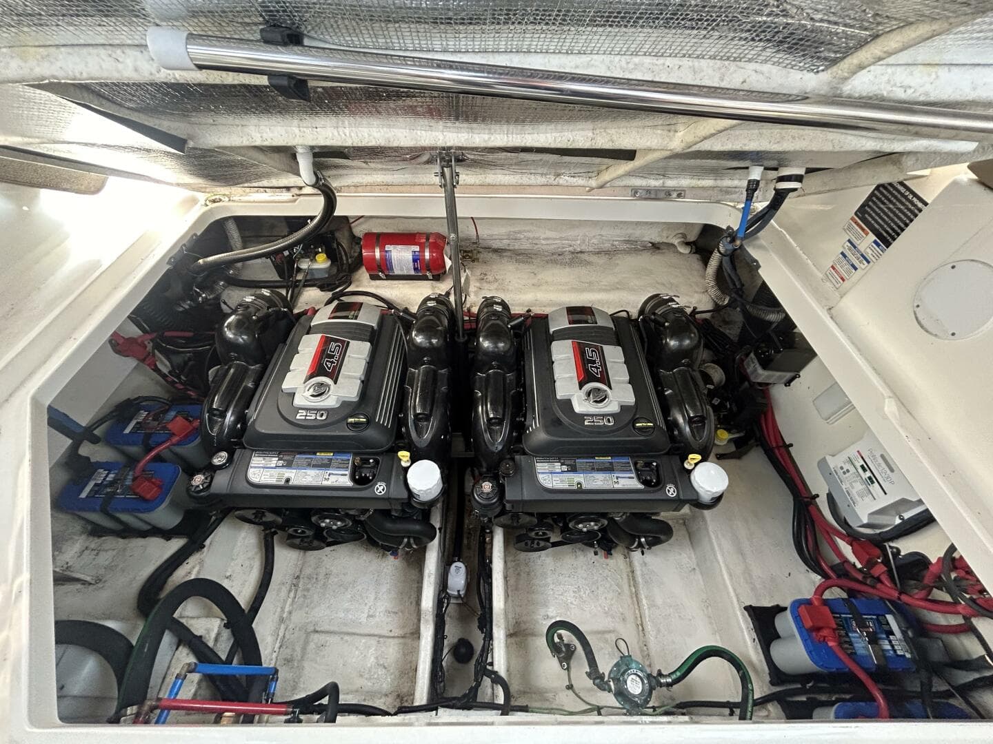 2016 Sea Ray 310 Sundancer — photo 26