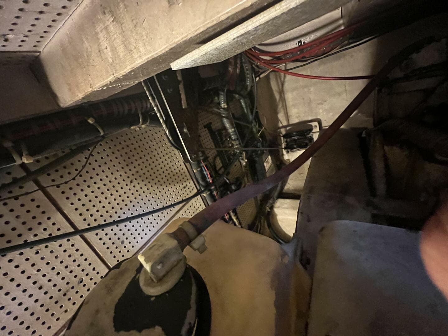 1985 Grand Banks 36 — photo 11