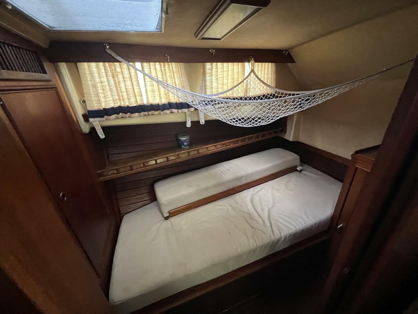 1985 Grand Banks 36 — photo 22